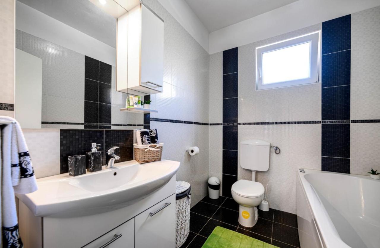 Apartments Oto Zaboric Dış mekan fotoğraf