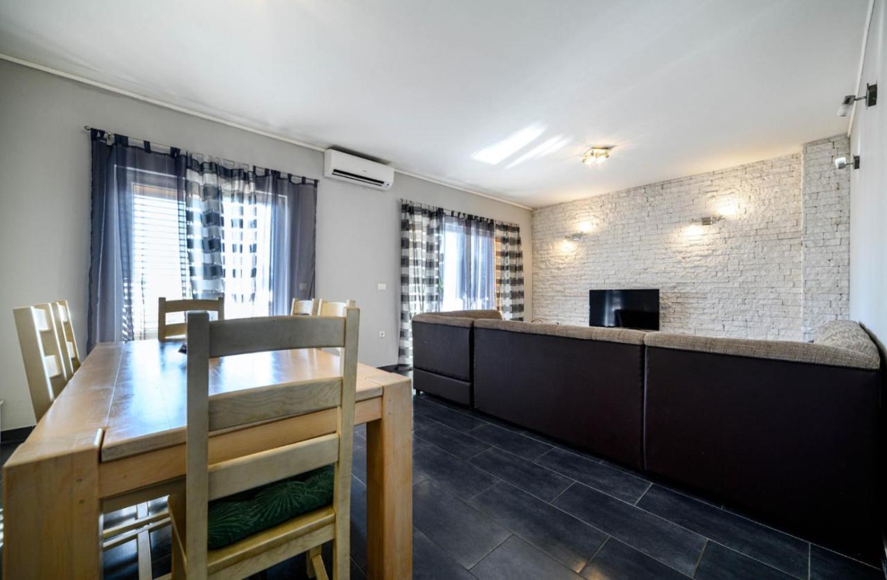 Apartments Oto Zaboric Dış mekan fotoğraf